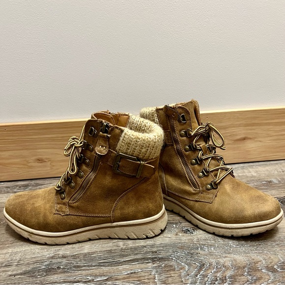 Size 8 Ankle Workboot Style Booties Cliffs by White Mountain - Picture 2 of 5